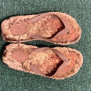 Ugg Australia flip flop with fuzzy lining brown size 8